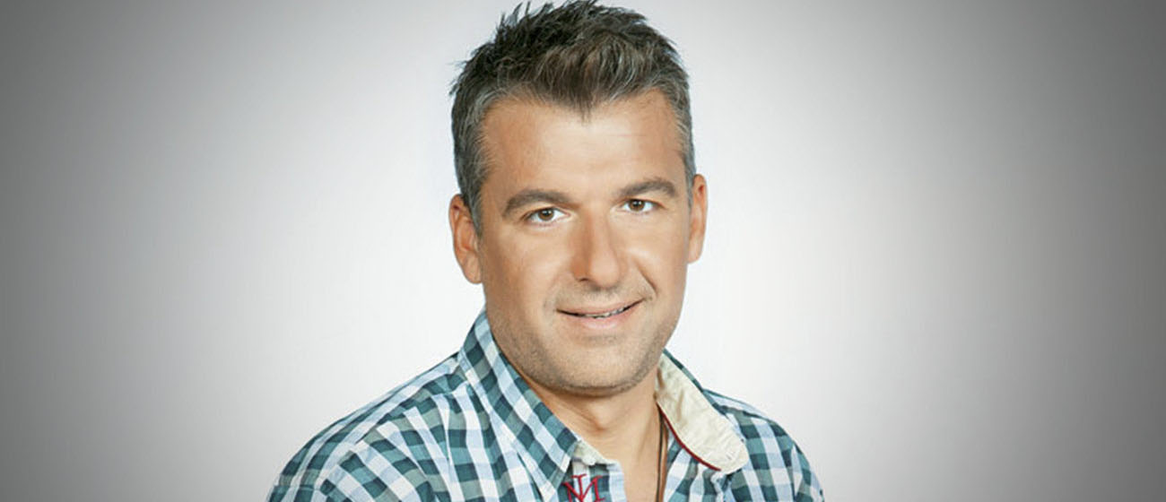 Τον είπε gay και έκανε μήνυση στον Λιάγκα