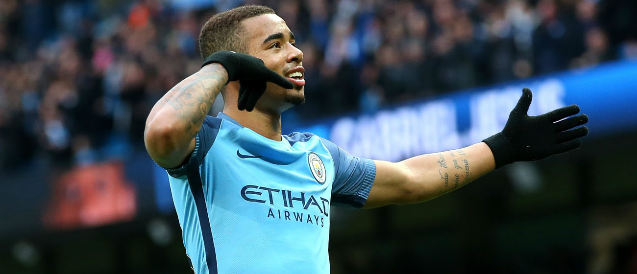 Δείτε το: Η μάνα του Γκαμπριέλ Τζέσους παίζει τρελή μπάλα