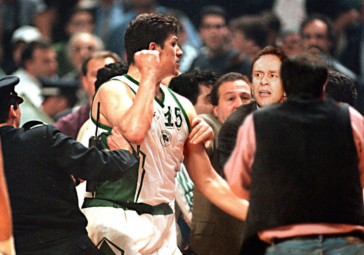 Όταν ο Παύλος και ο Θανάσης πήραν «αγκαζέ» τον Φάνη!