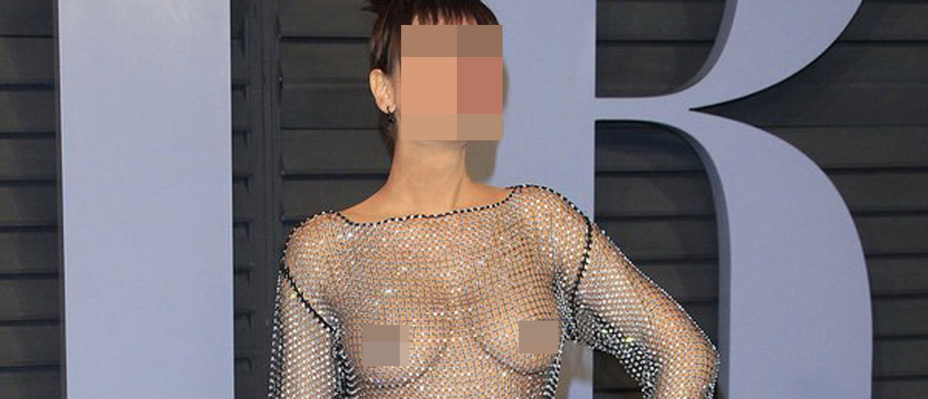 Eπική γυμνή εμφάνιση τραγουδίστριας στα Oscar (εικόνες)