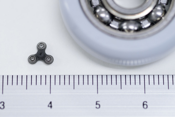 Eταιρεία μπήκε στο βιβλίο Guinness με το μικρότερο Fidget spinner!