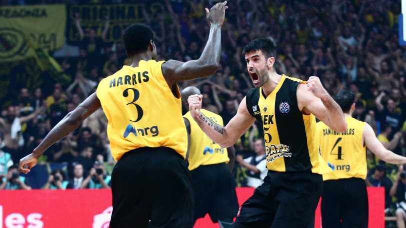 To μήνυμα δια μικροφώνου του αρχηγού Σάκοτα μετά το τέλος του αγώνα