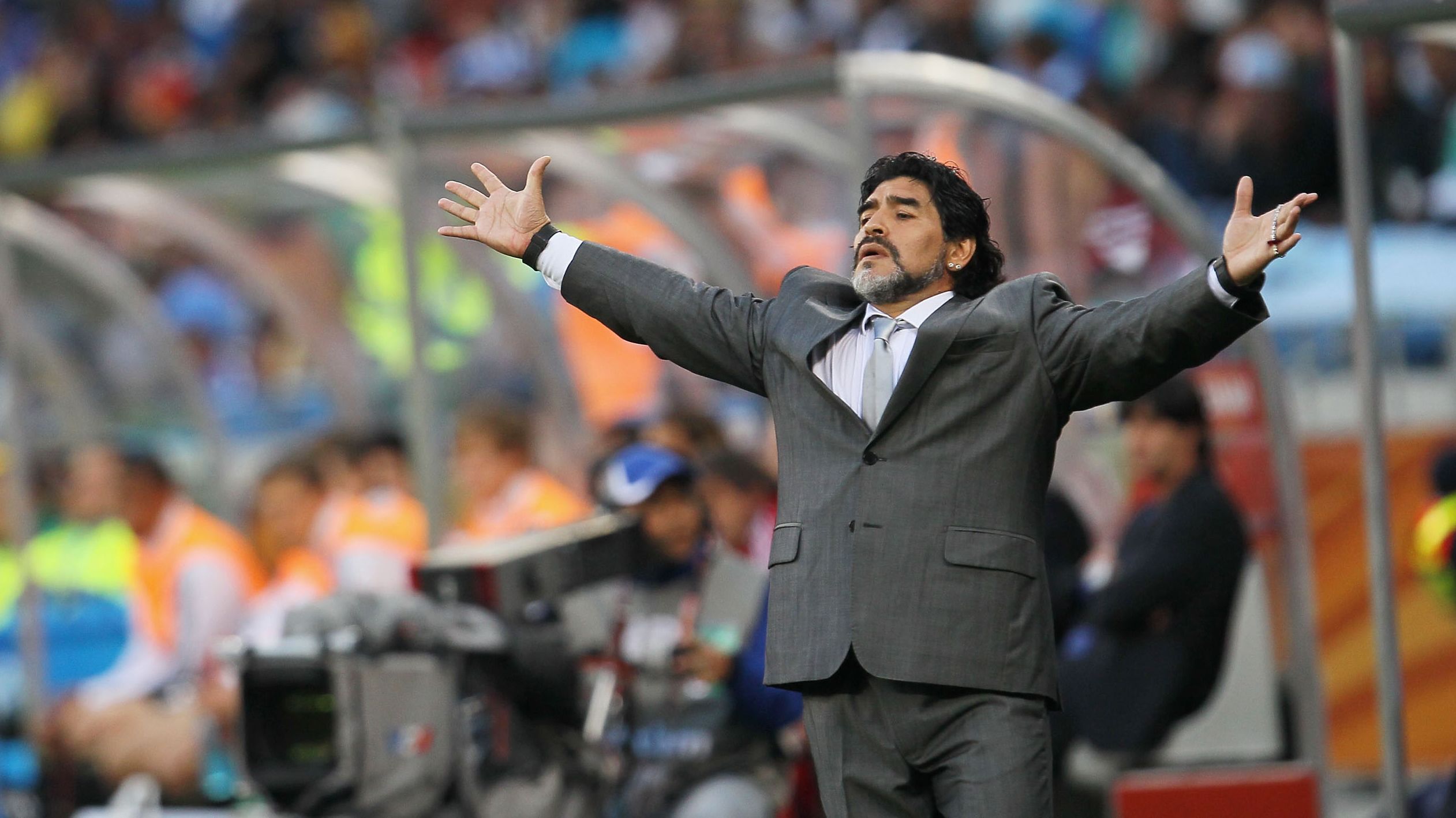 Λεφτά υπάρχουν: Ο Πρόεδρος Μαραντόνα αποκαλύπτεται