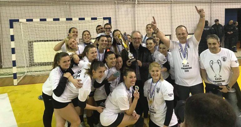 Πήραν φωτιά τα Γρεβενά για τα κορίτσια του χάντμπολ! (video)