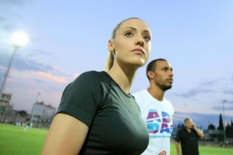 Άννα Κορακάκη: “Έκλεψε” τις εντυπώσεις, ποζάροντας σε παραλία του Ρίο Ντε Τζανέιρο