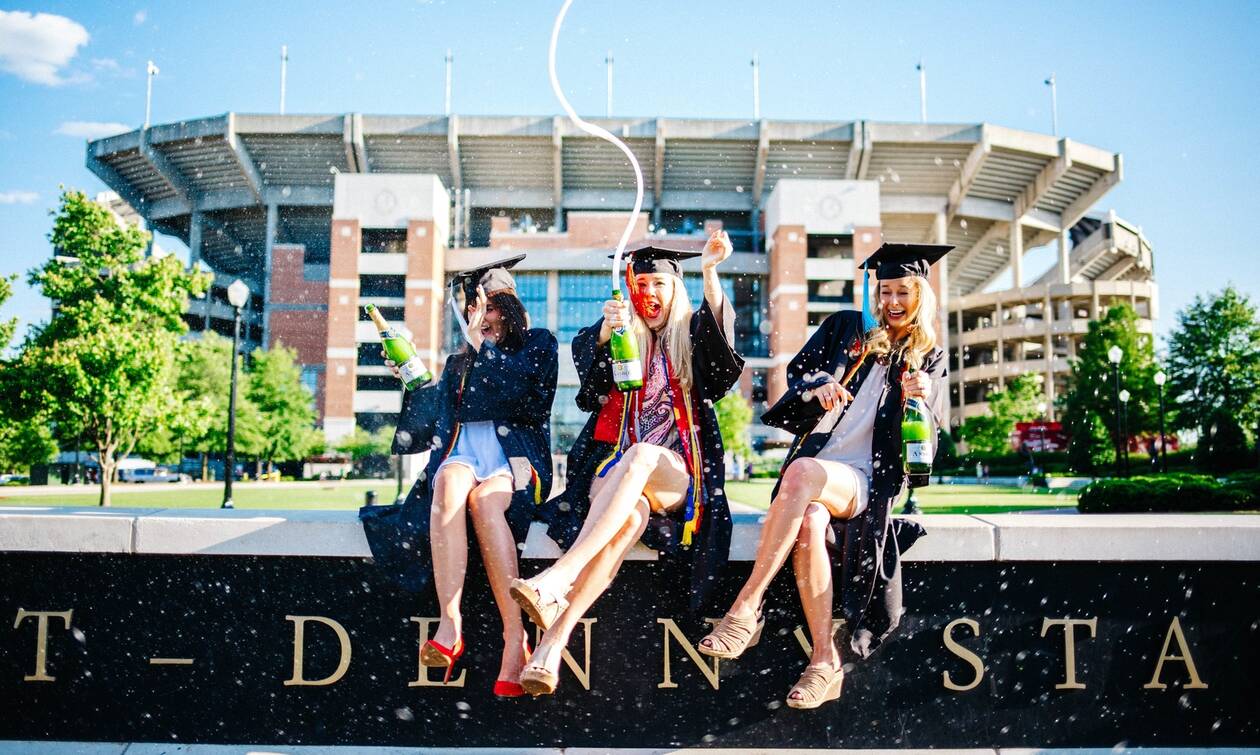 Αυστραλές φοιτήτριες φωτογραφήθηκαν γυμνές για το ημερολόγιο του 2020