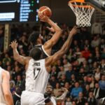 Με «καταιγισμό» στην τέταρτη περίοδο, ο ΠΑΟΚ διέλυσε την Πριέβιτζα 87-67 στη Σλοβακία